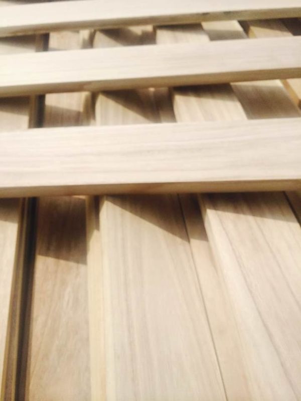 Kapalı Masif Ahşap Paneller Huş Rengi Dekorasyon Doğal Paulownia 100-2500mm