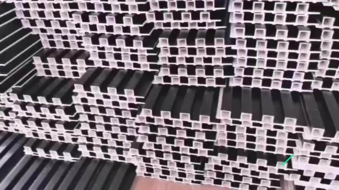 Yangına Dayanıklı B1 wpc Bölme Panelleri Wpc Dekoratif Duvar Paneli ISO Sertifikası