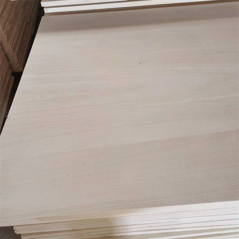 Cüzdan fiyatı 4 * 8ft 18mm çam ağacı parmak eklenmiş çam kenarı kauçuk tahta mobilya için Yeni Zelanda katı ahşap tahta