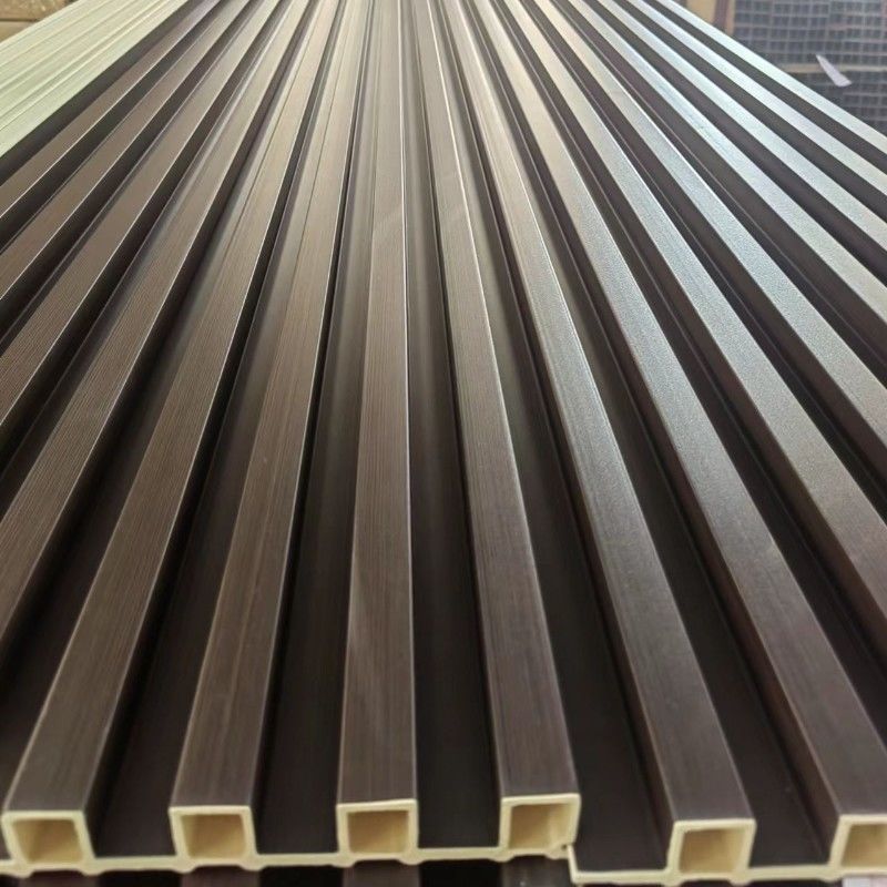 Katı katı kapalı WPC Duvar Paneli Ahşap Taneler Tasarımları PVC Wpc Duvar Panelleri İç Dekorasyon için