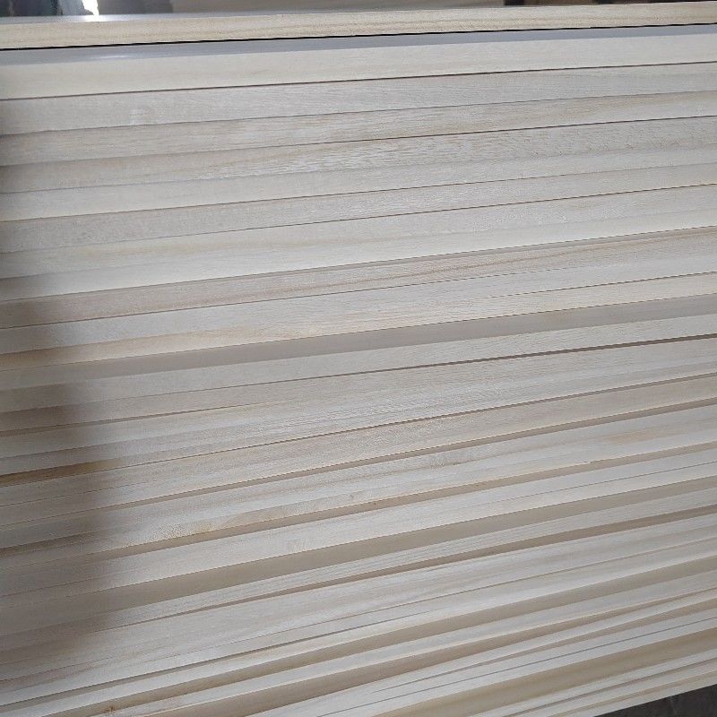 Paulownia Katı Ahşap Kenar Yapıştırılmış Tahta Mobilya Nem İçeriği %8-12% Dayanıklı Sağlam Tasarım