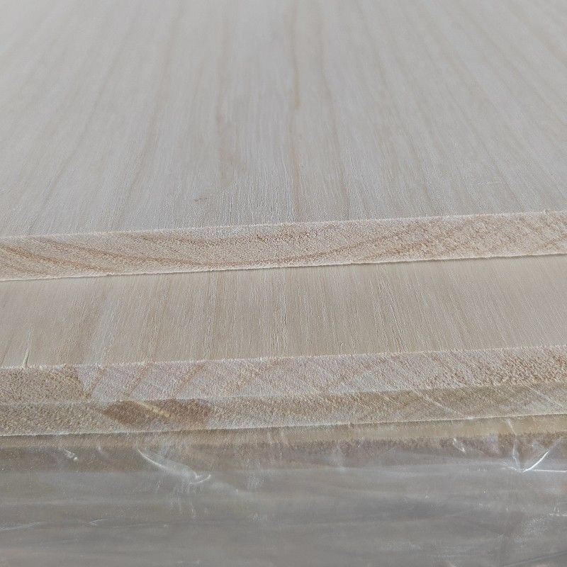 Paulownia Katı Ahşap Kenar Yapıştırılmış Tahta Mobilya Nem İçeriği %8-12% Dayanıklı Sağlam Tasarım