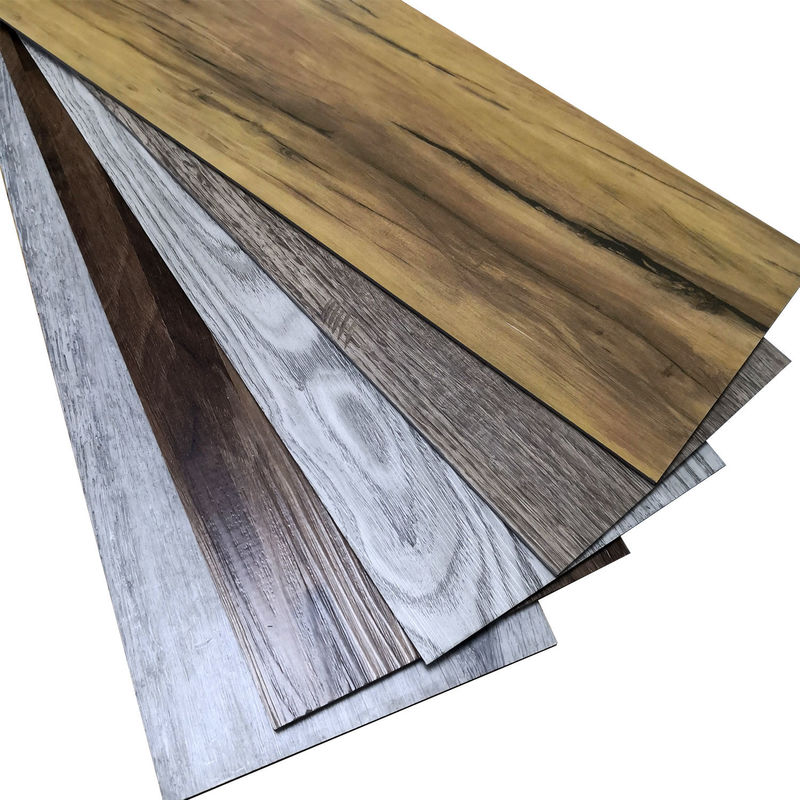 Eski Evleri Yenilemek İçin Modern Kendinden Yapışkanlı PVC LVT Zemin Kaplama Nihai Çözümü