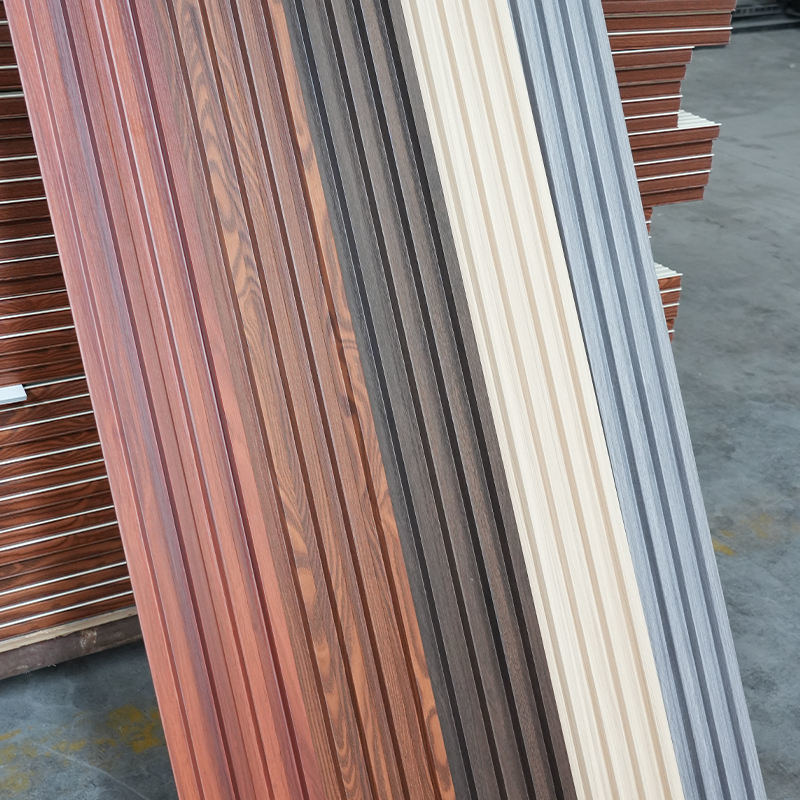 Su geçirmez WPC duvar paneli oteller ve dairelerde iç dekorasyon için TV arka planı için plastikten yapılmıştır