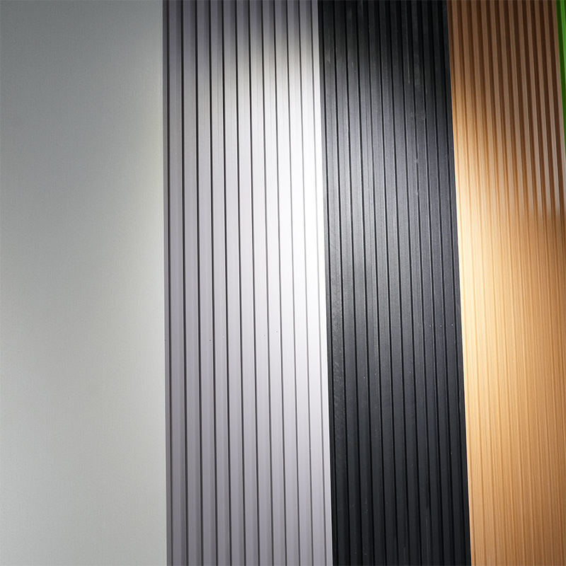 Su geçirmez WPC duvar paneli oteller ve dairelerde iç dekorasyon için TV arka planı için plastikten yapılmıştır