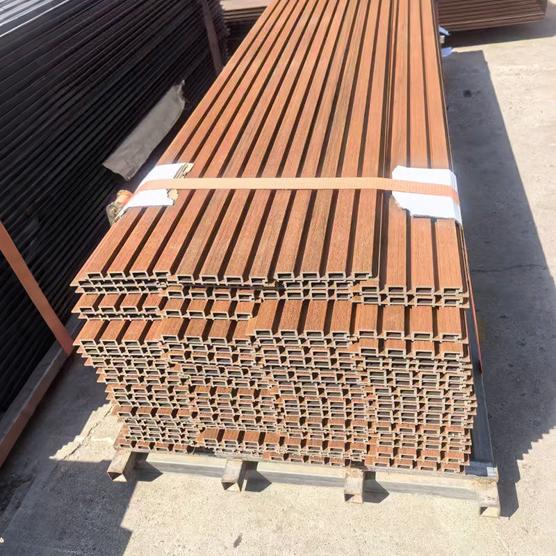 Ahşap Plastik Kompozit Dış Dış Wpc Duvar Kaplama Su geçirmez Wpc Fluted Panel Dekoratif Duvar Paneli Dış