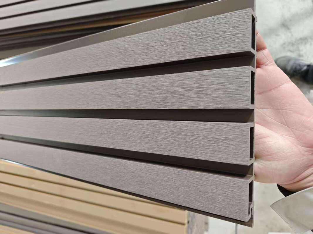 Ticari binalarda dış kullanım için modern su geçirmez WPC kompozit duvar paneli- Düşük Fiyat