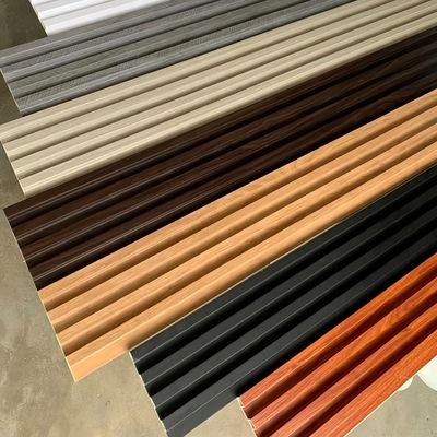 Modern Su geçirmez Ses geçirmez Yangın geçirmez WPC PVC Fluted Duvar Kaplama İç Duvar Paneli Ev Otelleri Villalar Salonlar